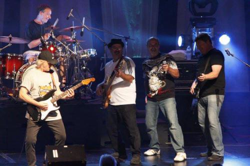 THE MOE'S 9